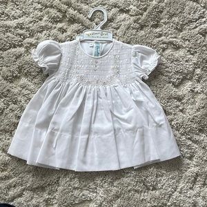 Baby girl dress. Brand: Feldman Brothers. Size: NB